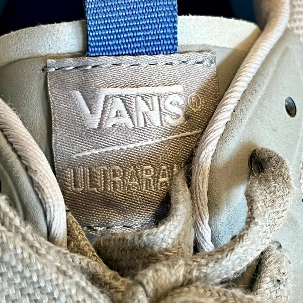 Vans Unisex Gray and White Sneakers Mens 9.5/Womens 11
